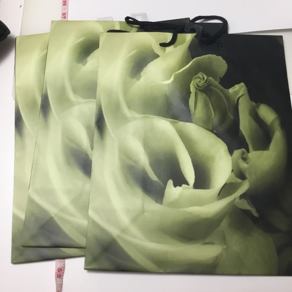 Paper Gift Bags Bundle - Picture 5 of 7